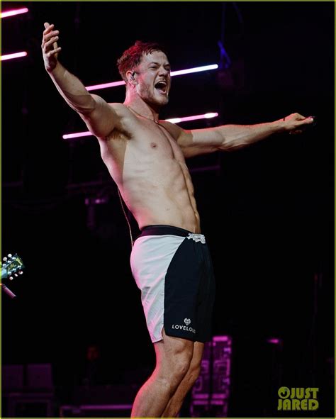 imagine dragons shirtless|The Internet Loses It Over Dan Reynolds’ Latest。